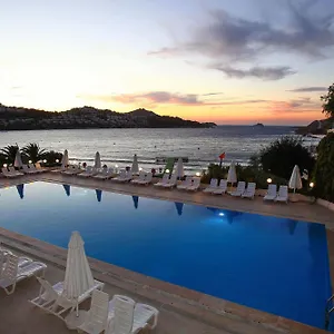Курортный комплекс Cactus Mirage Family Club, Яликовак